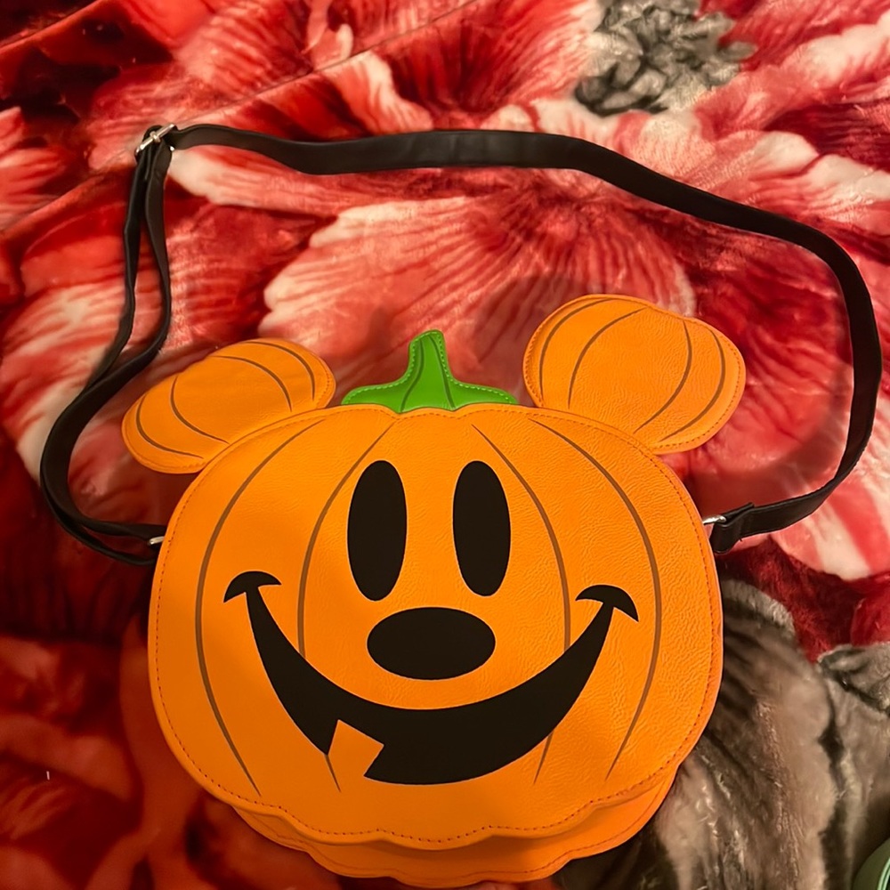 Mickey pumpkin loungefly